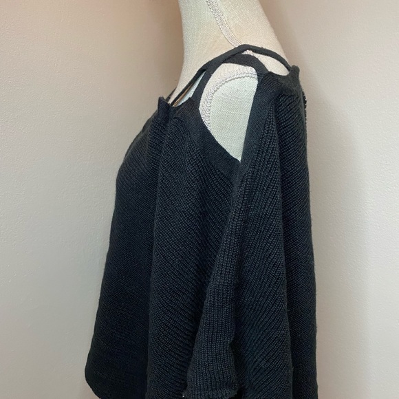 Accessory Street Black One Shoulder Cold Shoulder Poncho - Picture 5 of 9